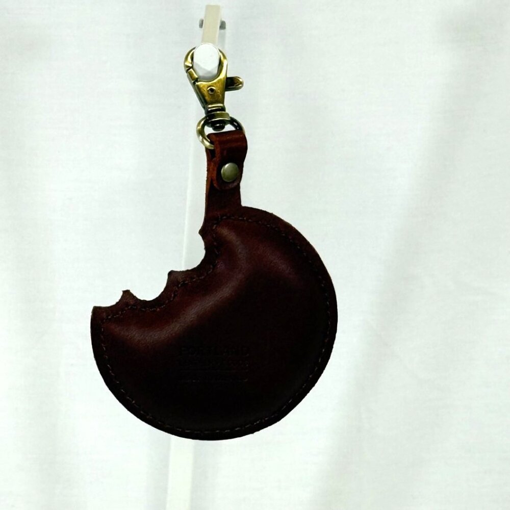 Portland Leather, Cookie Keychain - Cognac/Bone, BNNU - Picture 3 of 3